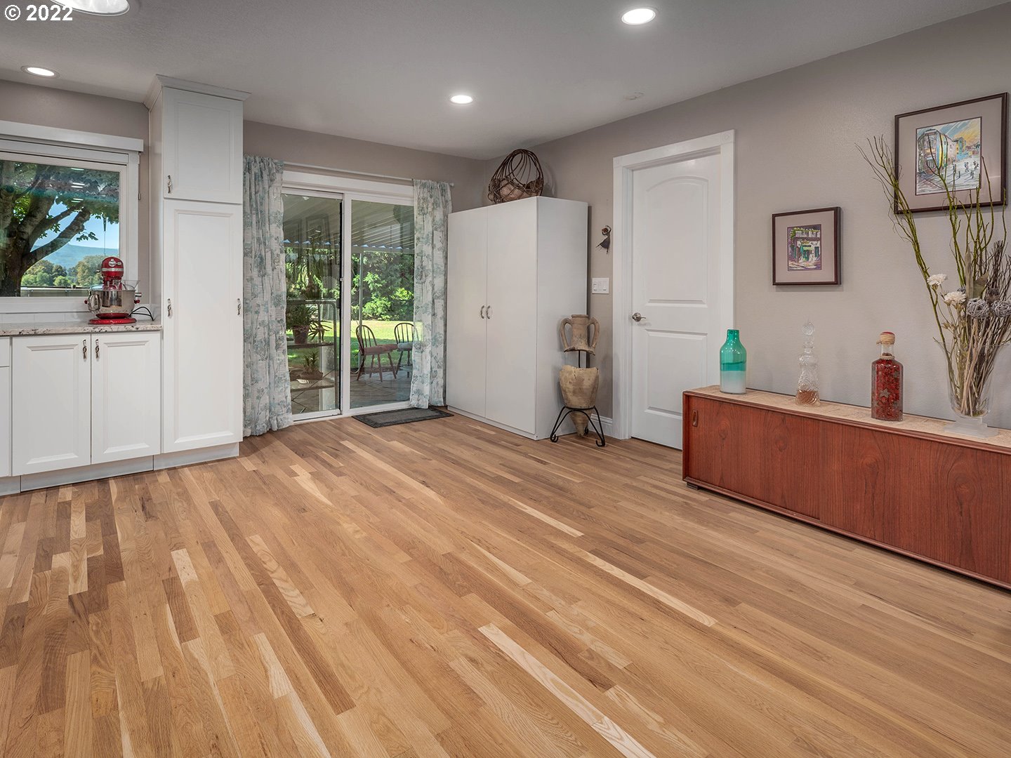 18821 Northwest Reeder Road Portland, OR 97231 - Photo 10 of 31
