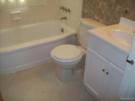 4192 Greenfield Road Berkley, MI 48072 - Photo 5 of 5 Bathroom.jpg