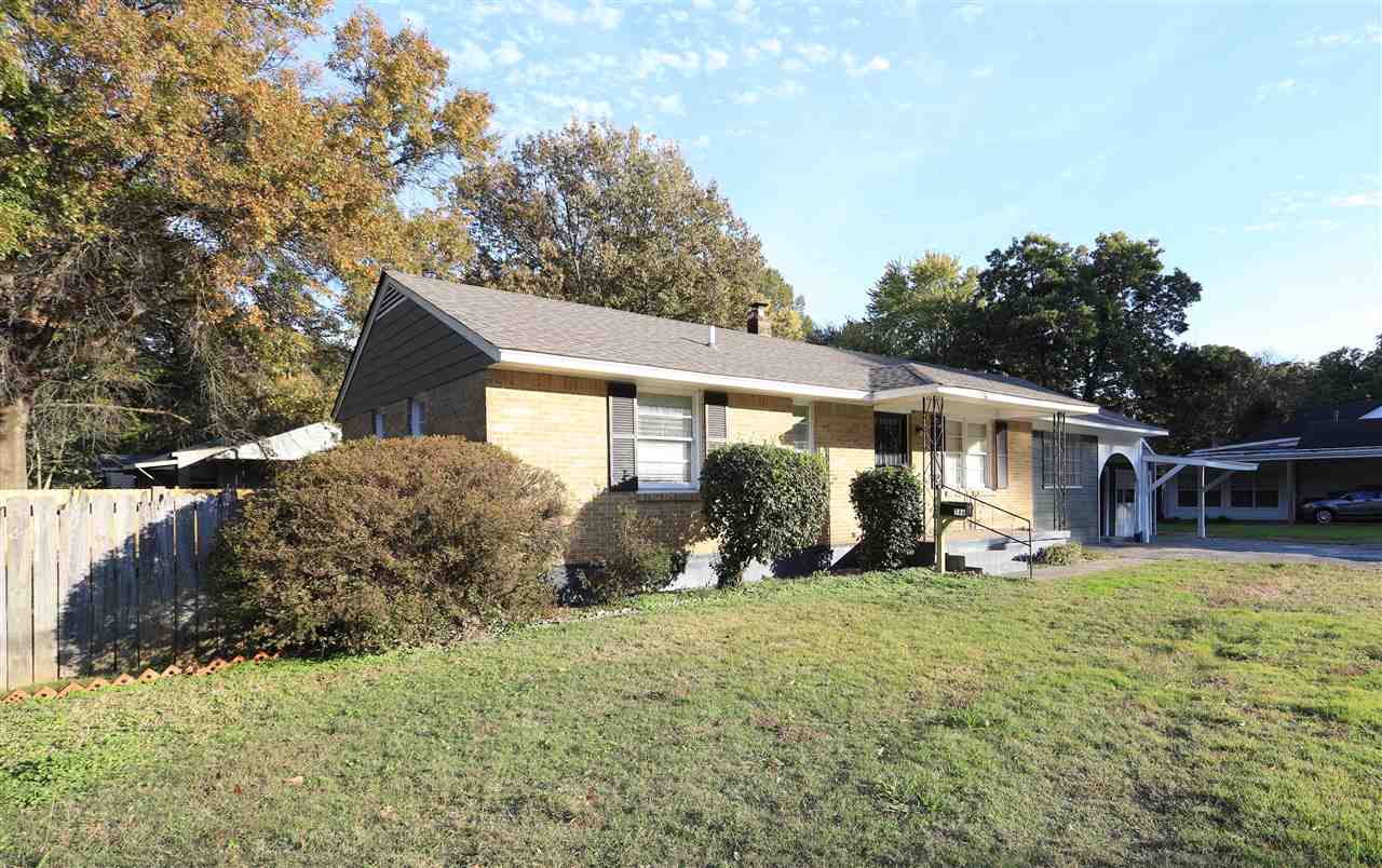 786 North Mendenhall Road Memphis, TN 38122 - Photo 1 of 14 a view of a house with yard and sitting area