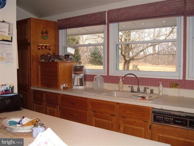 11415 Ashton Road Clear Spring, MD 21722 - Photo 3 of 27 Kitchen