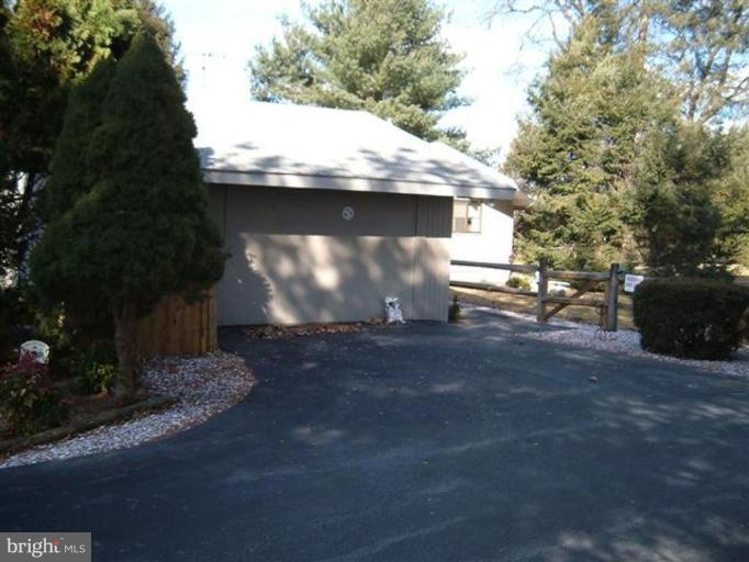 11415 Ashton Road Clear Spring, MD 21722 - Photo 23 of 27 Garage 1