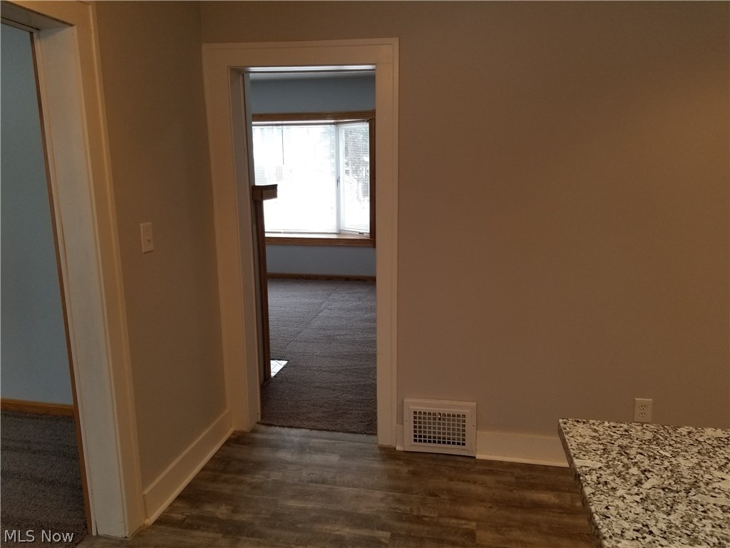 962 Roanoke Road Cleveland Heights, OH 44121 - Photo 4 of 31