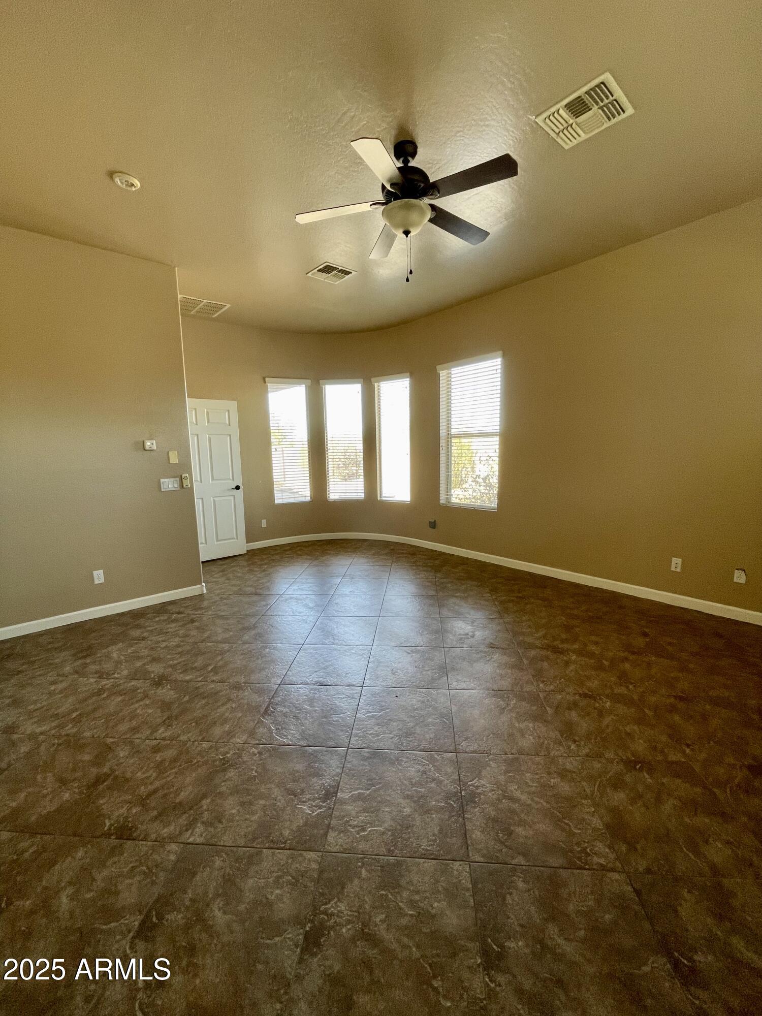 2206 West Eagle Feather Road Phoenix, AZ 85085 - Photo 15 of 21 IMG_4092