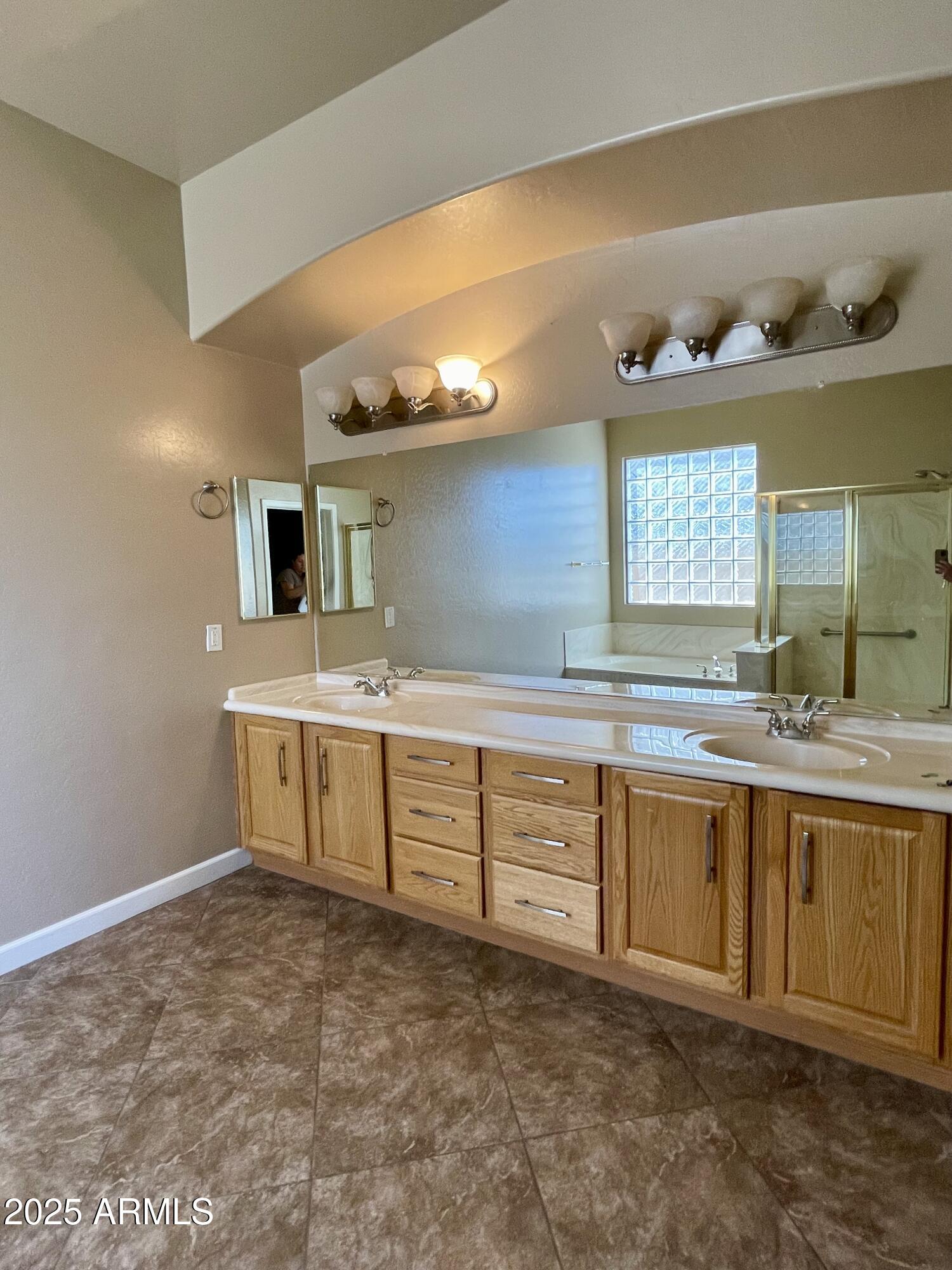 2206 West Eagle Feather Road Phoenix, AZ 85085 - Photo 17 of 21 IMG_4090