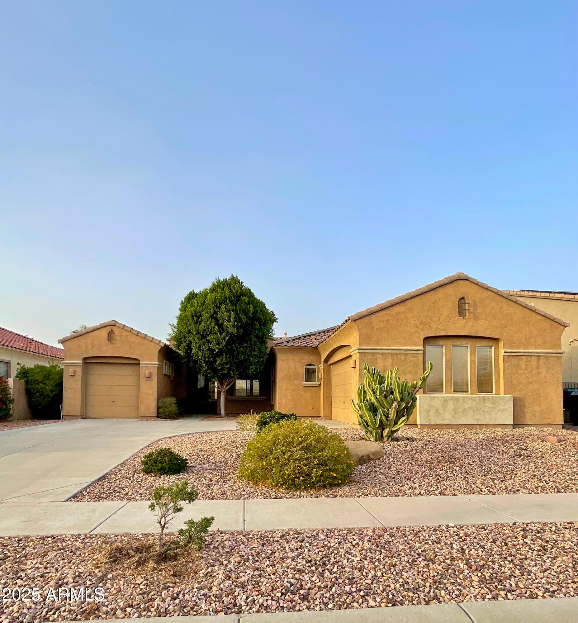 2206 West Eagle Feather Road Phoenix, AZ 85085 - Photo 3 of 21 Front