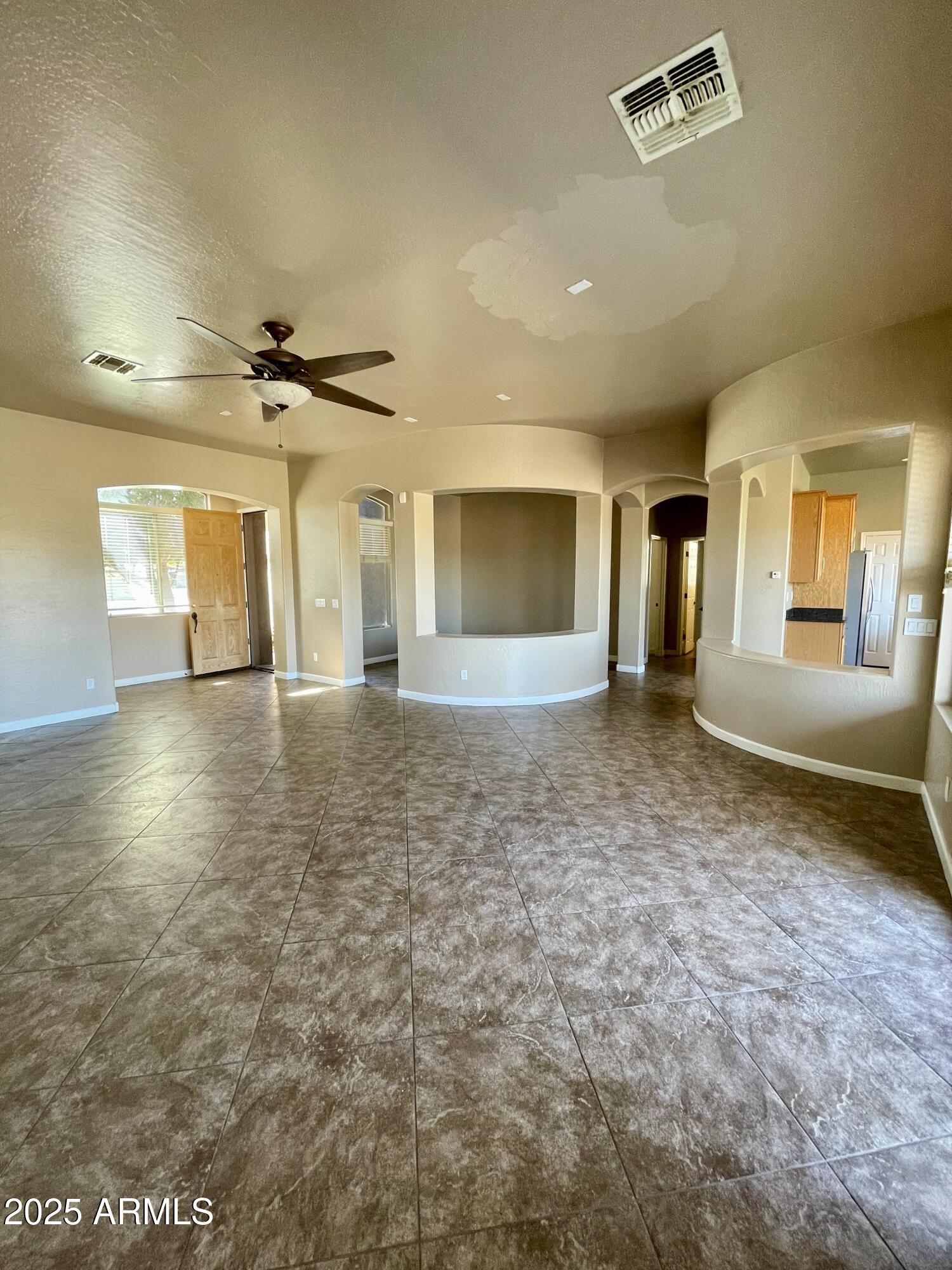 2206 West Eagle Feather Road Phoenix, AZ 85085 - Photo 5 of 21 IMG_4083