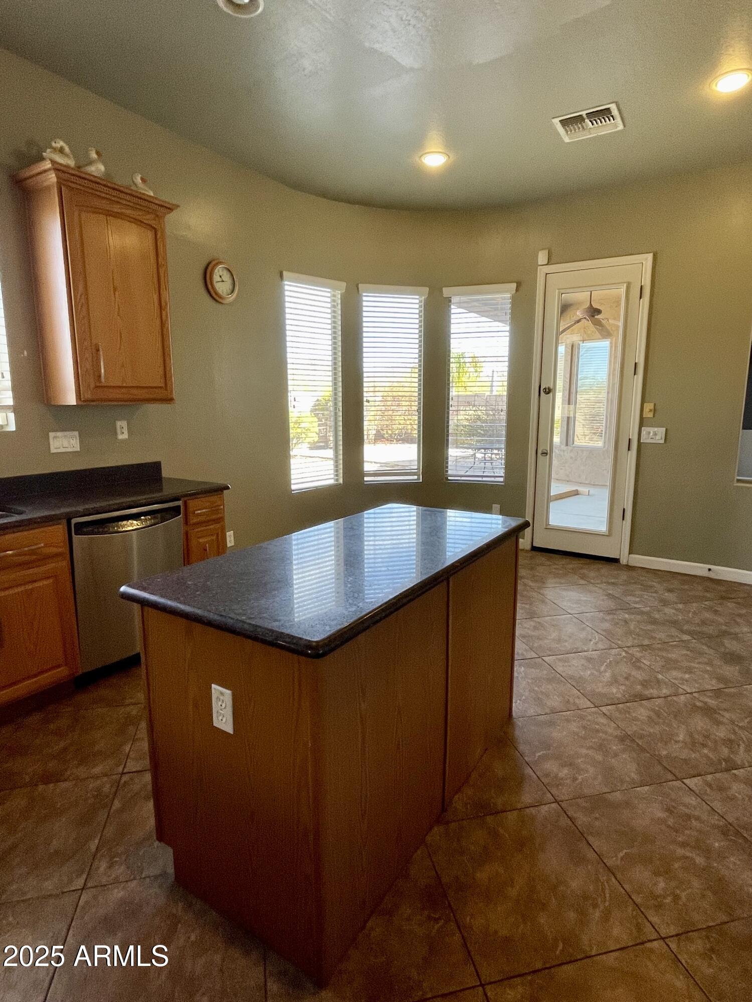 2206 West Eagle Feather Road Phoenix, AZ 85085 - Photo 9 of 21 IMG_4086