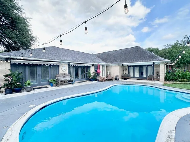 $449,500 | 807 Trochta Street, El Campo, TX 77437