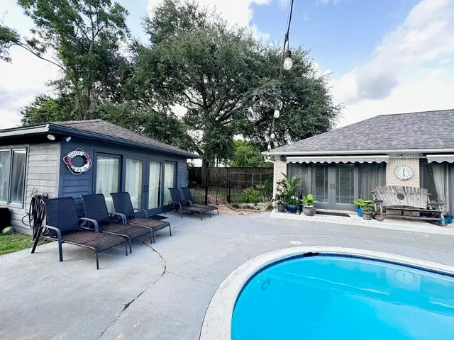 $449,500 | 807 Trochta Street, El Campo, TX 77437