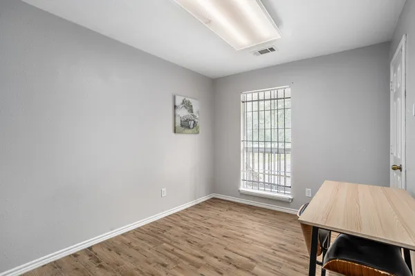 $2,300 | 1474 County Road 105, Columbus, TX 78934