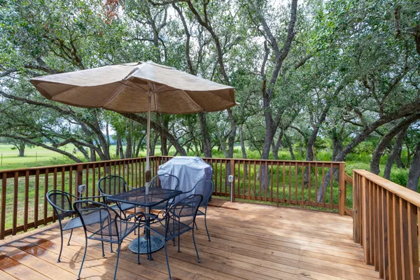 $2,300 | 1474 County Road 105, Columbus, TX 78934