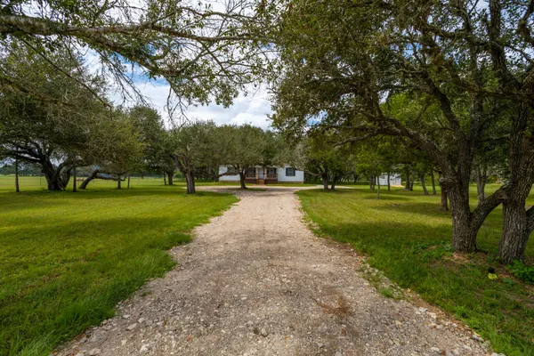 $2,300 | 1474 County Road 105, Columbus, TX 78934