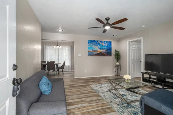 $2,300 | 1474 County Road 105, Columbus, TX 78934