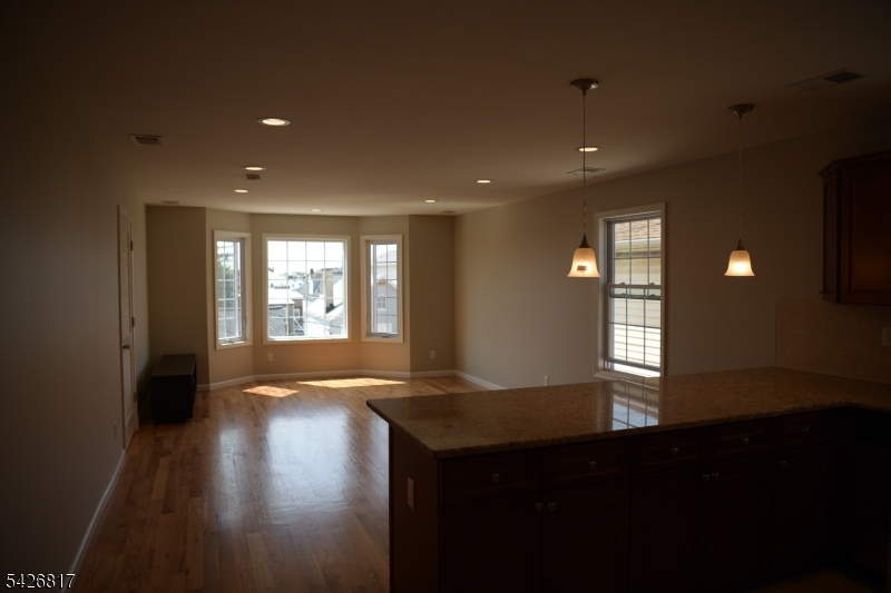 28 Davis Street Harrison, NJ 07029 - Photo 14 of 23
