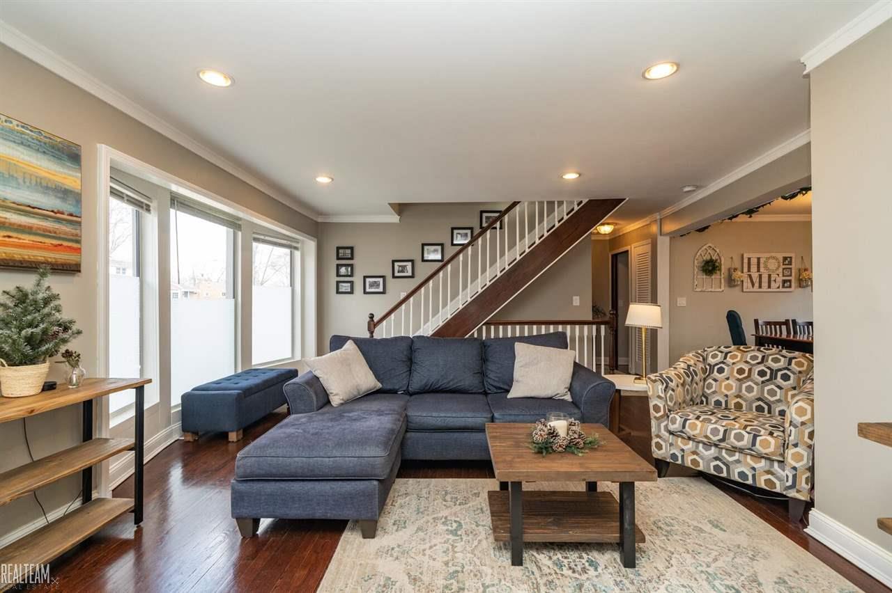 247 Winry Drive Rochester Hills, MI 48307 - Photo 3 of 44