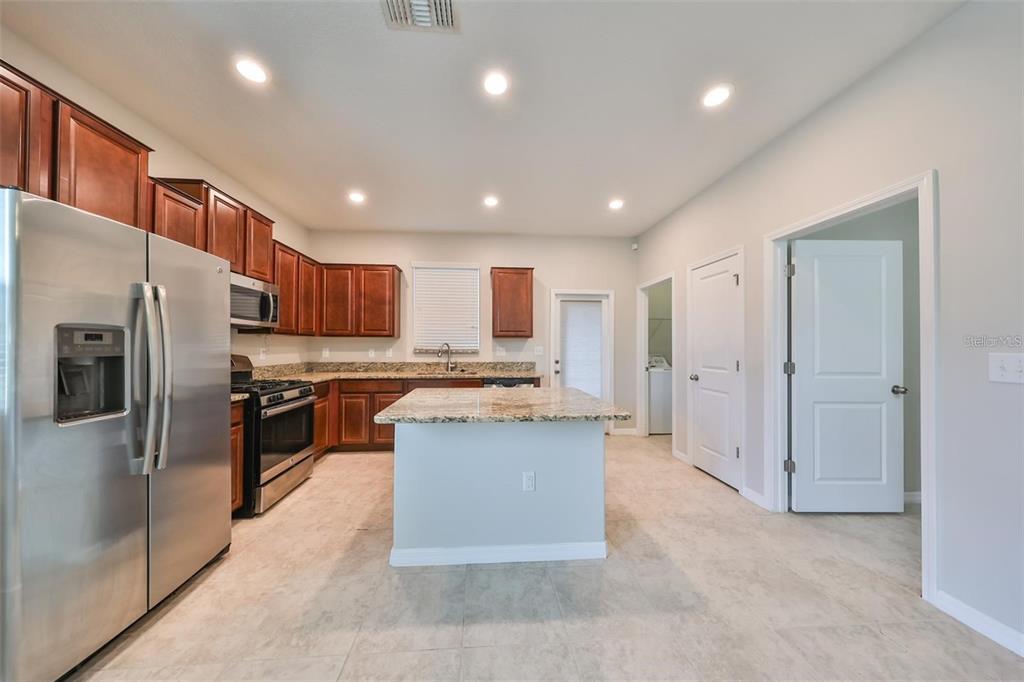 6328 Lantern View Place Apollo Beach, FL 33572 - Photo 10 of 43