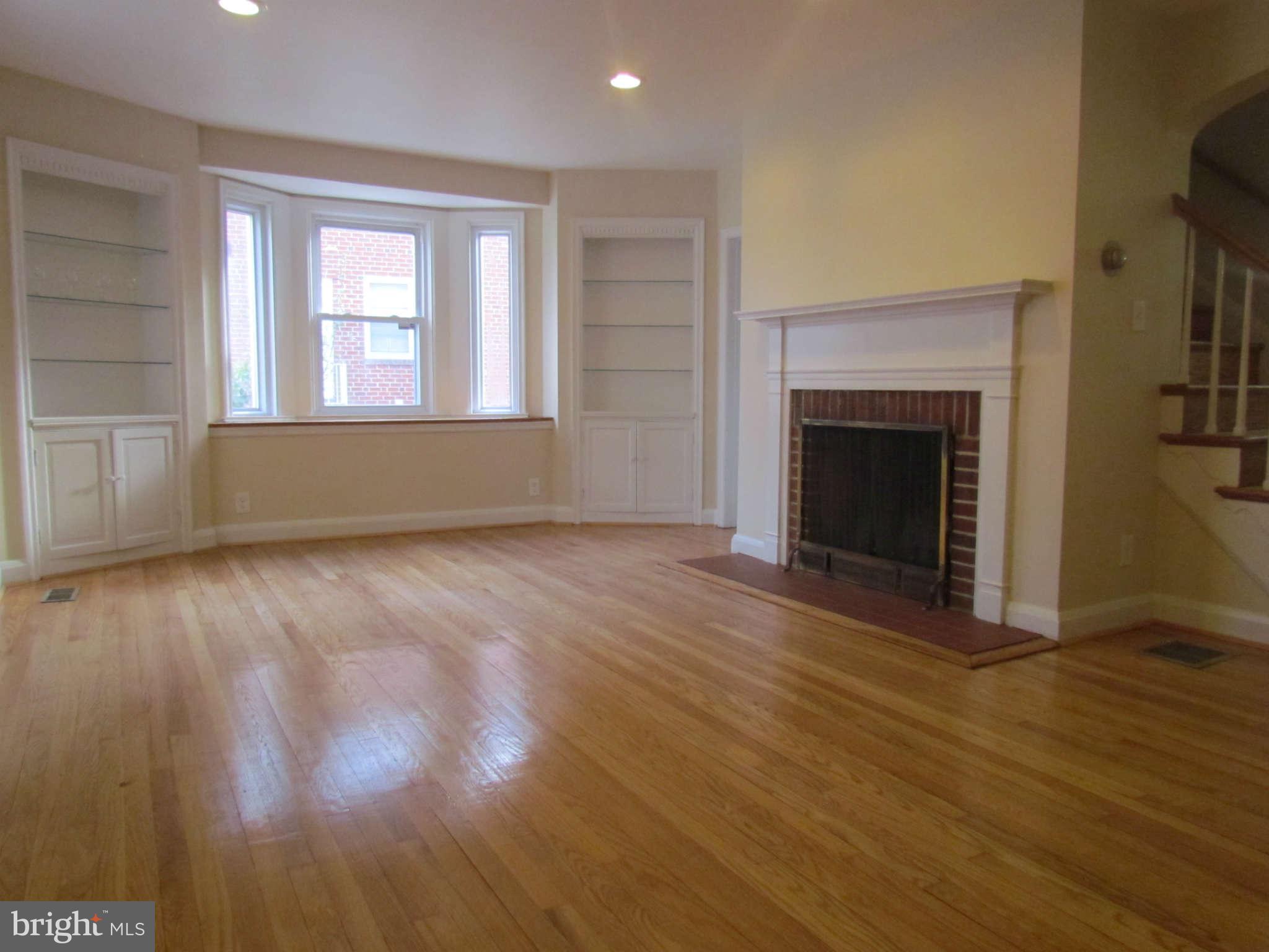 5912 Ayleshire Road Baltimore, MD 21239 - Photo 11 of 29 Living Room
