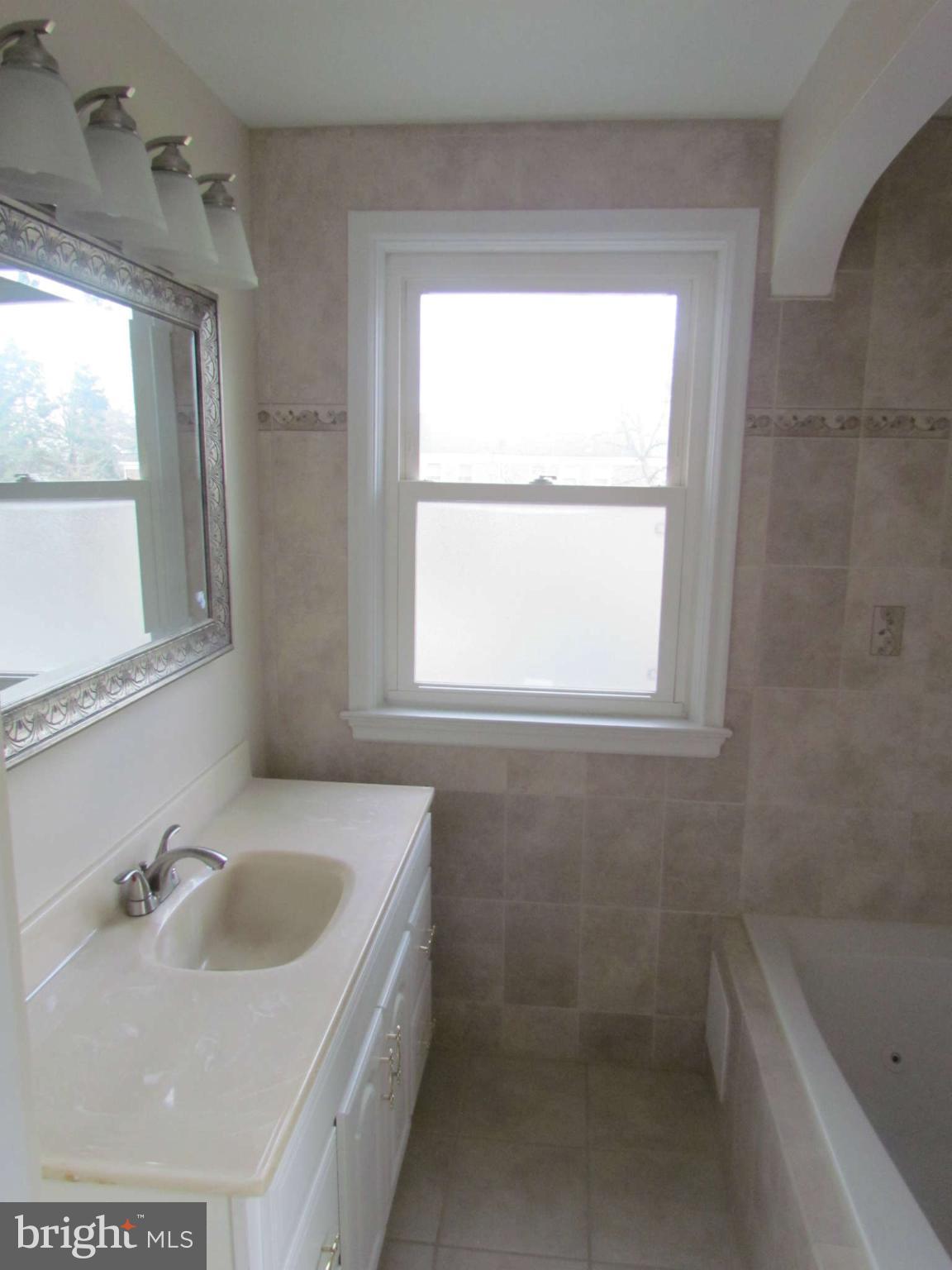5912 Ayleshire Road Baltimore, MD 21239 - Photo 14 of 29 Bath