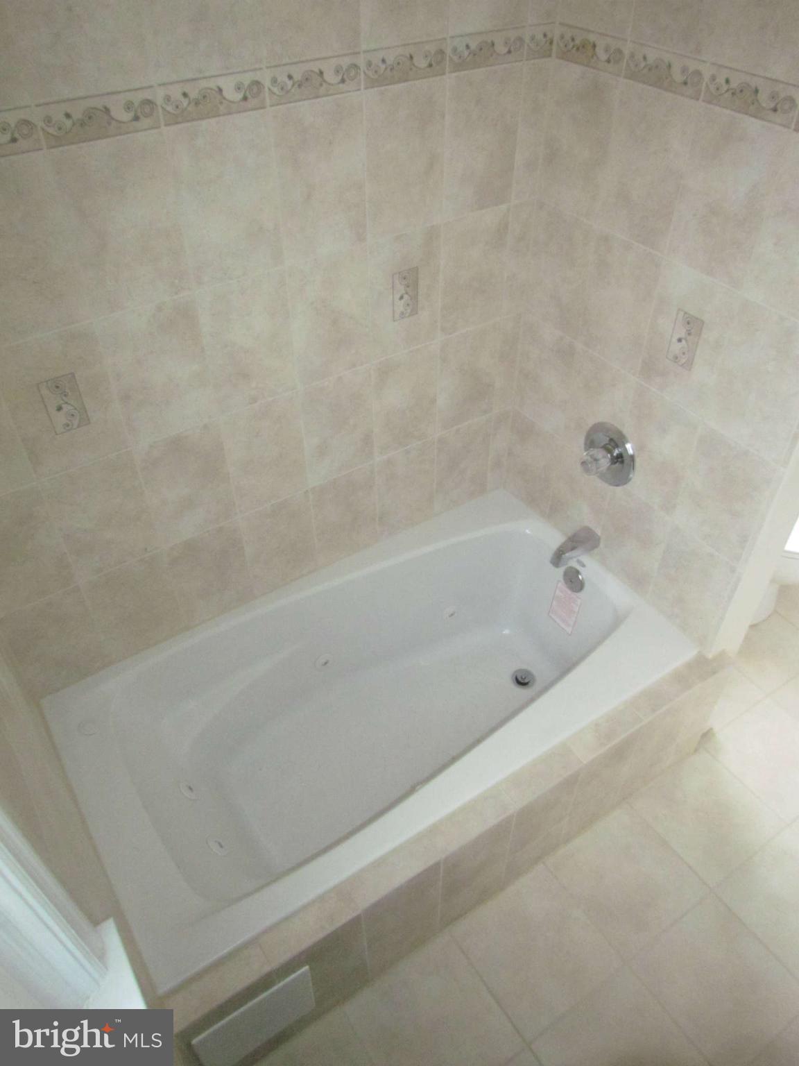 5912 Ayleshire Road Baltimore, MD 21239 - Photo 15 of 29 Bath