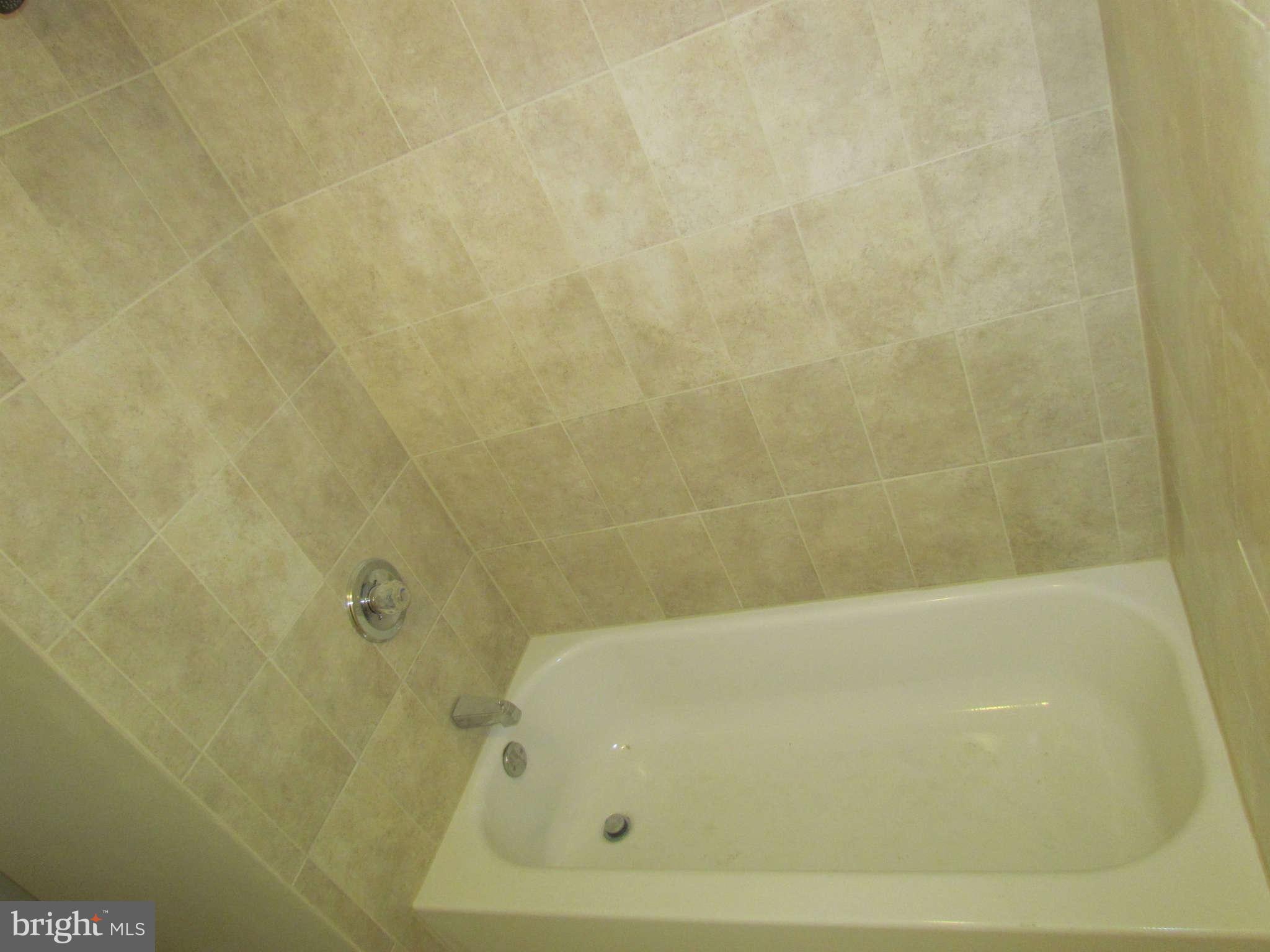 5912 Ayleshire Road Baltimore, MD 21239 - Photo 16 of 29 Bath