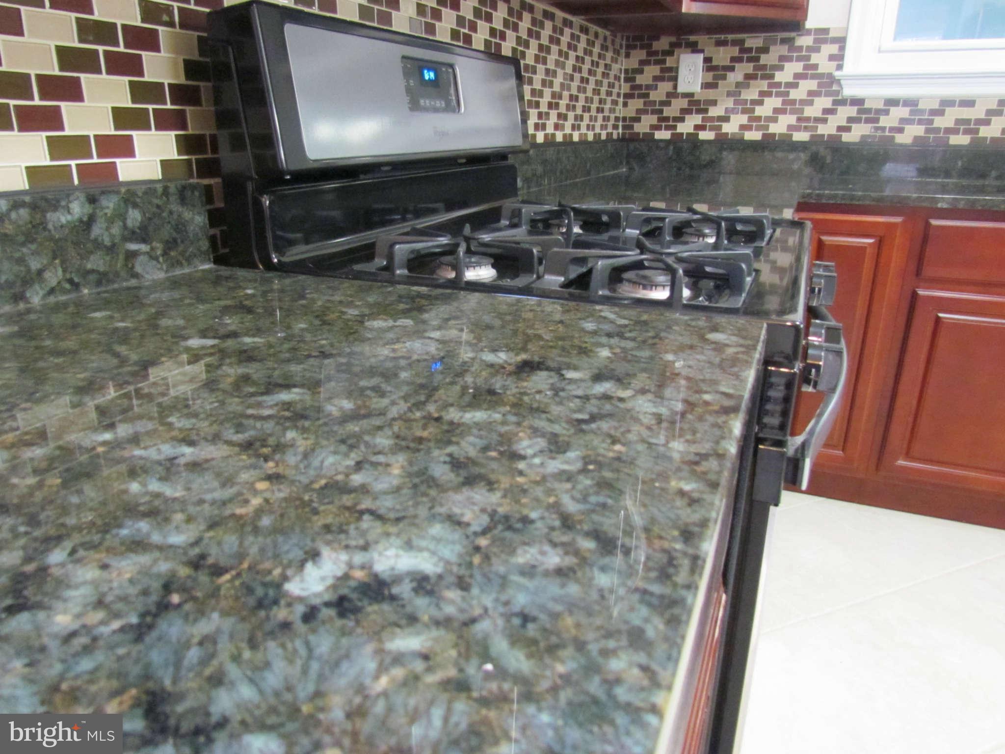 5912 Ayleshire Road Baltimore, MD 21239 - Photo 21 of 29 Kitchen