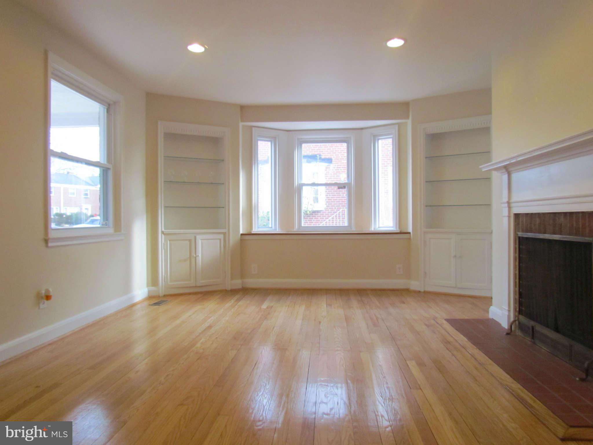5912 Ayleshire Road Baltimore, MD 21239 - Photo 8 of 29 Living Room
