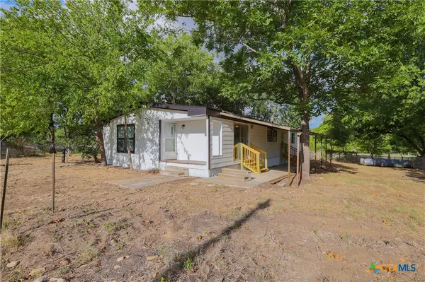 $339,900 | 3041 Fm 671, Luling, TX 78648