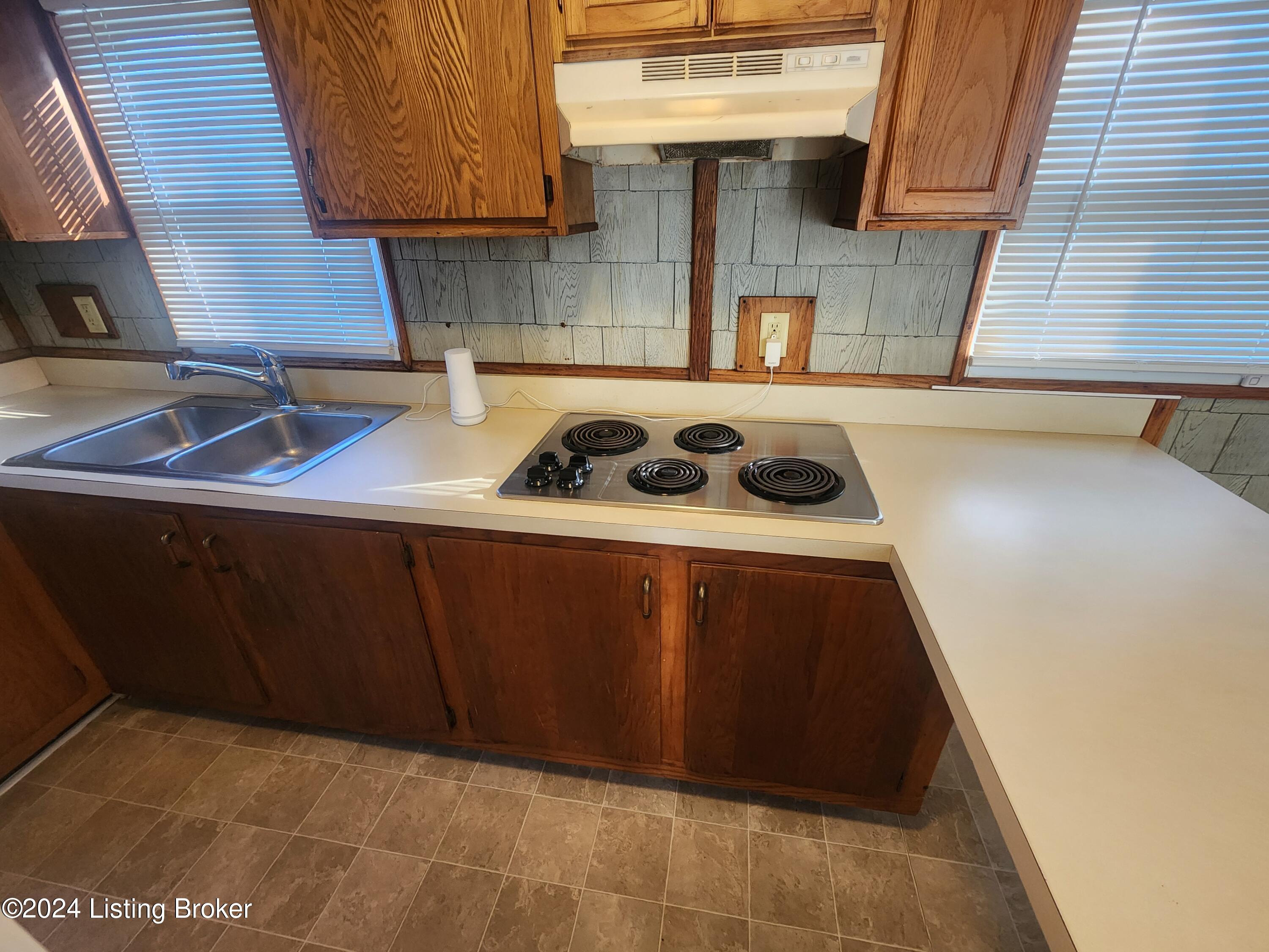 13322 East Orell Road Louisville, KY 40272 - Photo 6 of 17 06
