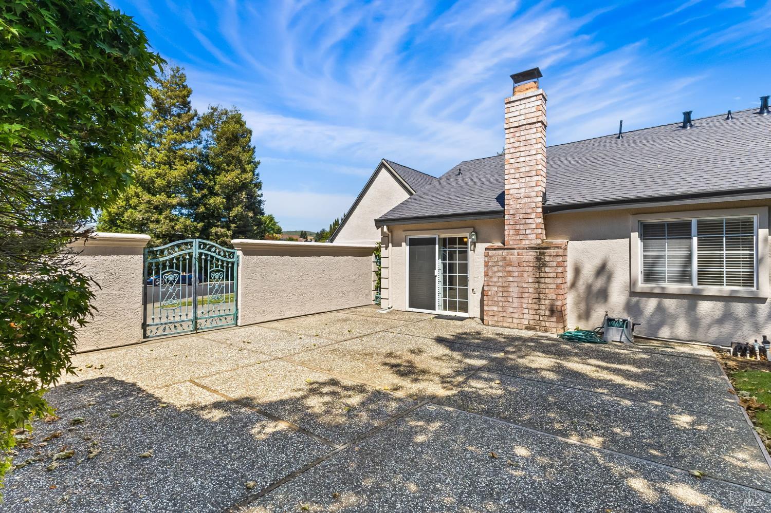 2177 Vista Del Rancho Fairfield, CA 94534 - Photo 21 of 28 a front view of a house with a garden