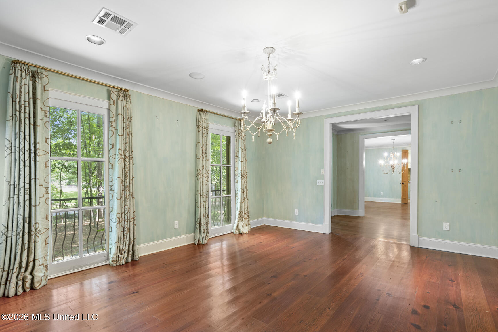 3838 Redbud Road Jackson, MS 39216 - Photo 4 of 32 3838 Redbud_jhookphotos-11