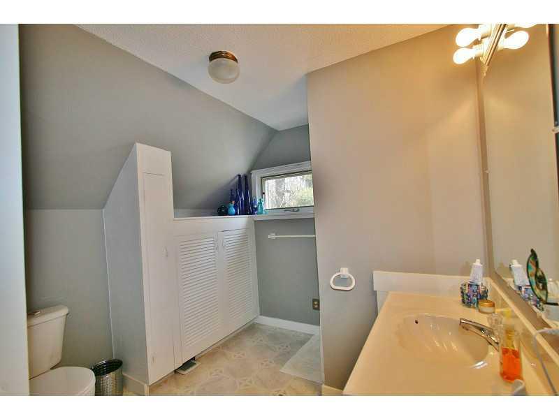 1295 State Street Bangor, ME 04401 - Photo 20 of 26 Bathroom.
