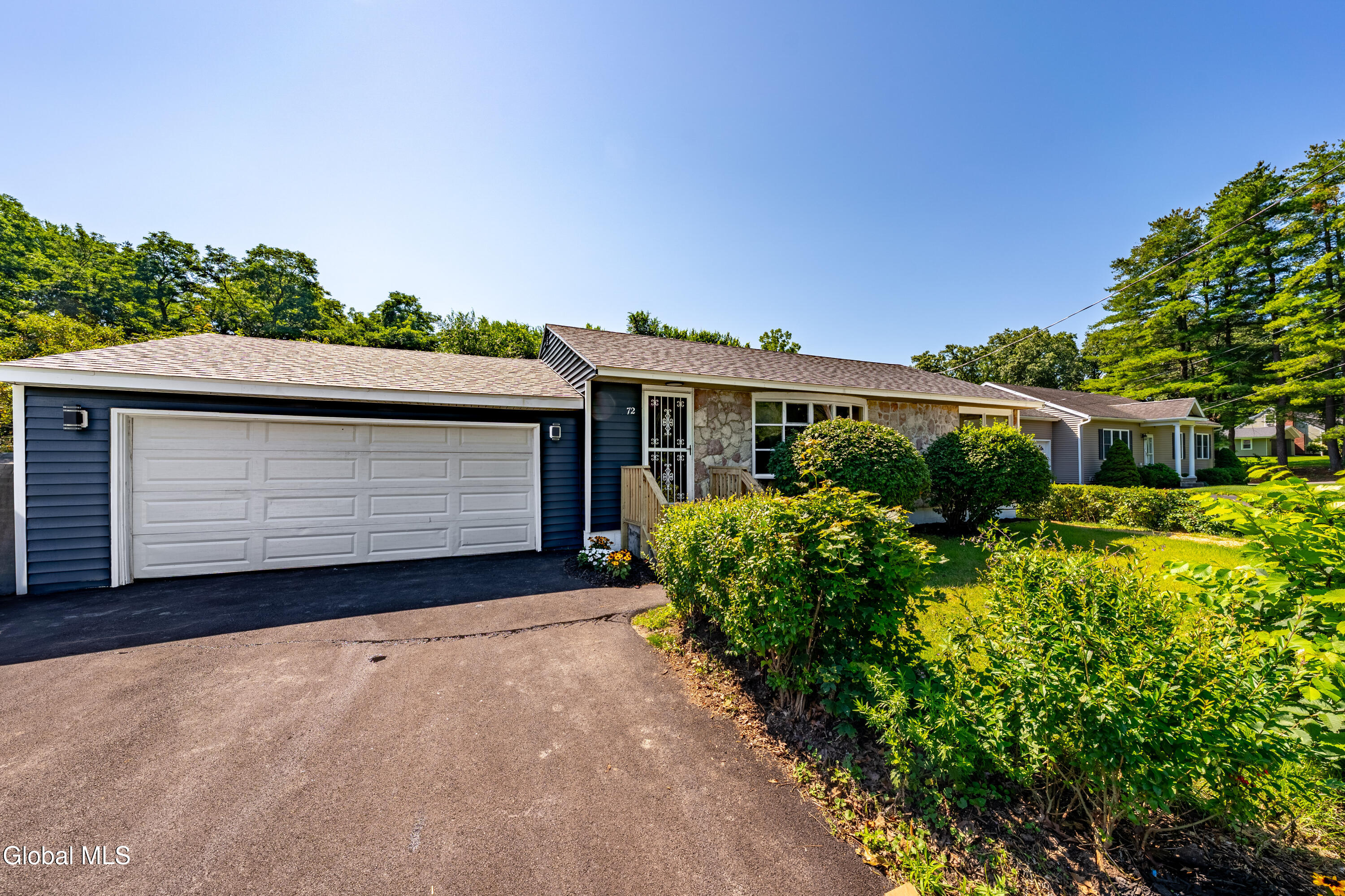 72 Cordell Road Schenectady, NY 12304 - Photo 2 of 15 DSC09432-HDR