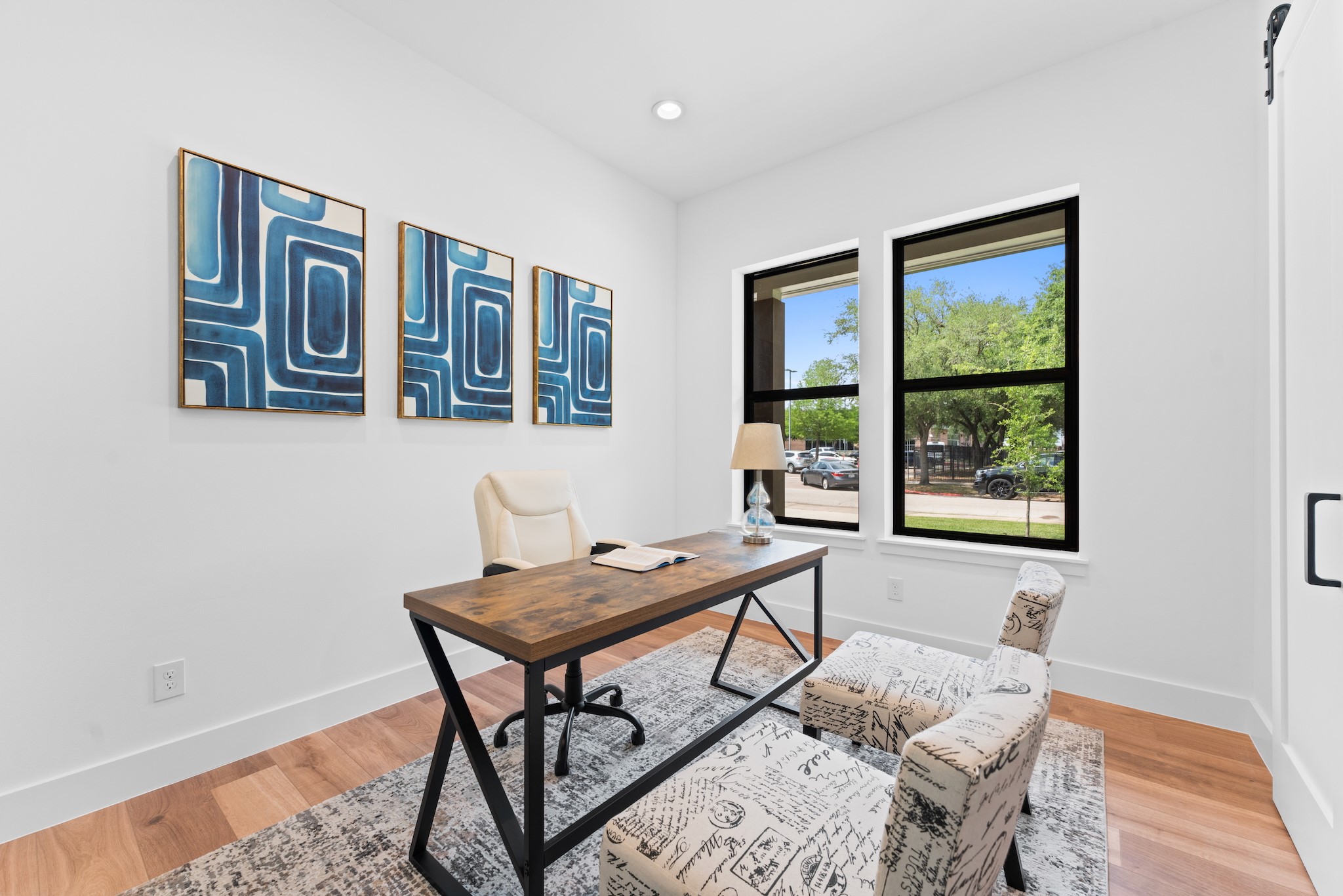 6711 Housman Houston, TX 77055 - Photo 28 of 49 a workspace with furniture and window