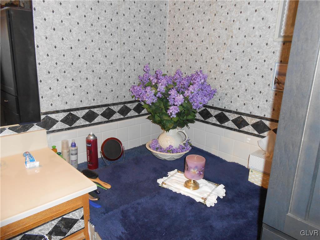 1252 Forest Road Whitehall, PA 18052 - Photo 12 of 20 Gallery Image 12