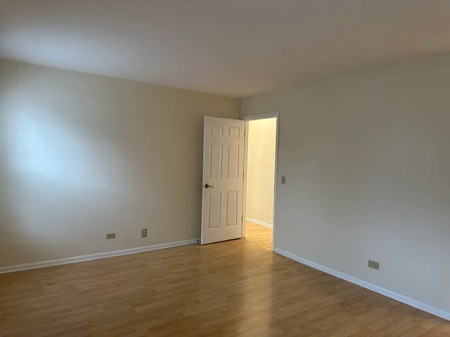 $2,750 | 1250 North Streamwood Lane, Unit 338, Vernon Hills, IL 60061