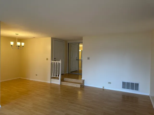 $2,750 | 1250 North Streamwood Lane, Unit 338, Vernon Hills, IL 60061