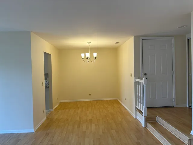 $2,750 | 1250 North Streamwood Lane, Unit 338, Vernon Hills, IL 60061