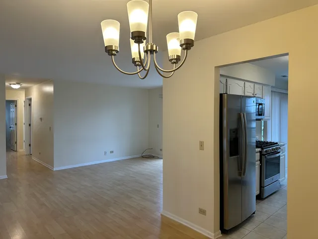 $2,750 | 1250 North Streamwood Lane, Unit 338, Vernon Hills, IL 60061