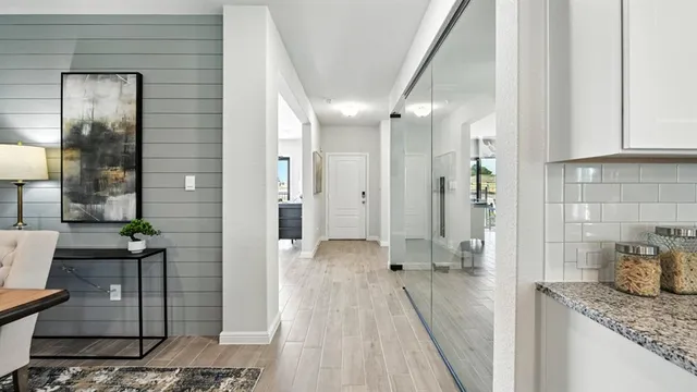 $349,990 | 913 Hollyn Drive, Decatur, TX 76234