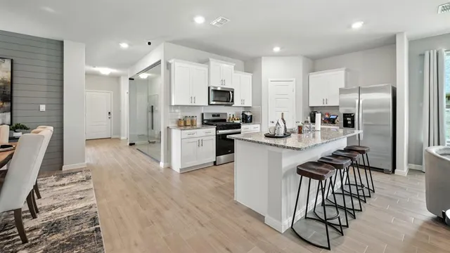 $352,870 | 913 Hollyn Drive, Decatur, TX 76234