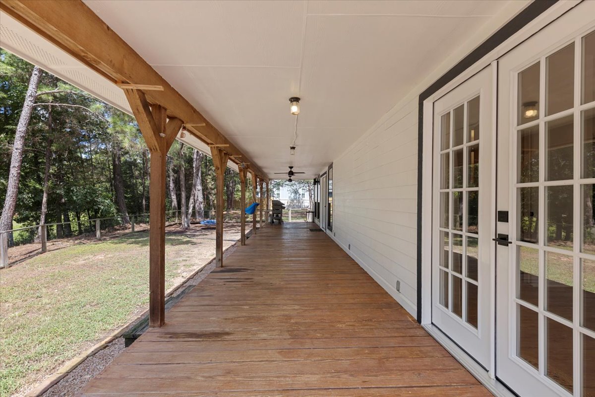 120 Lake Point Way Bastrop, TX 78602 - Photo 29 of 40 a view of a balcony