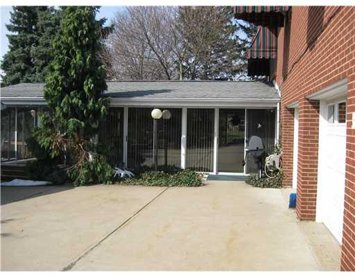 115 Adele Road Pittsburgh, PA 15237 - Photo 12 of 18 Exterior Back.
