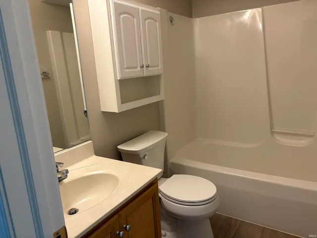 $349,500 | 1706 Cobblestone Boulevard, Elkhart, IN 46514