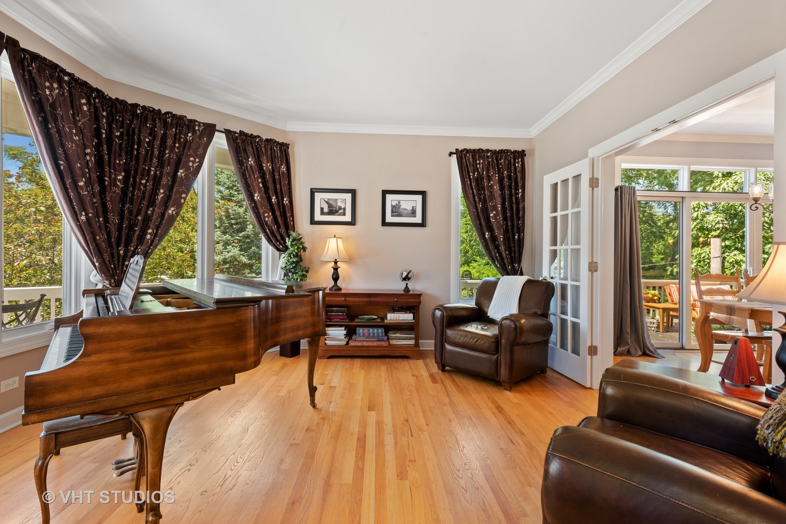 N210 Silverleaf Boulevard Wheaton, IL 60187 - Photo 11 of 48 a living room with furniture and a large window