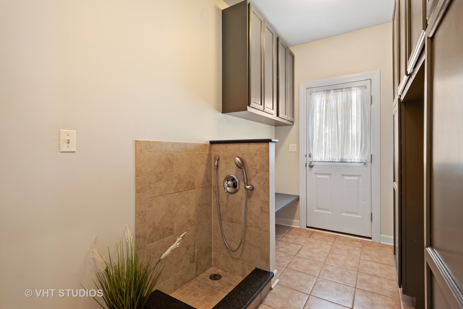 N210 Silverleaf Boulevard Wheaton, IL 60187 - Photo 21 of 48 a bathroom with a shower