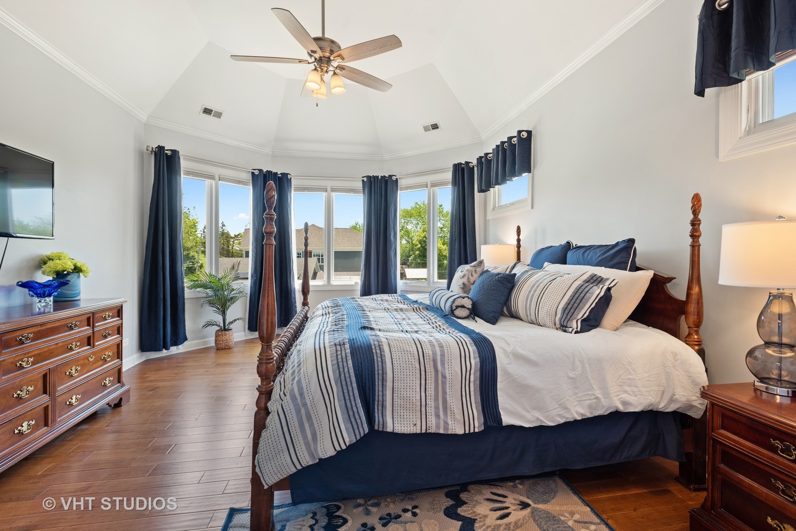 N210 Silverleaf Boulevard Wheaton, IL 60187 - Photo 24 of 48 a bed room with a bed mirror and a window