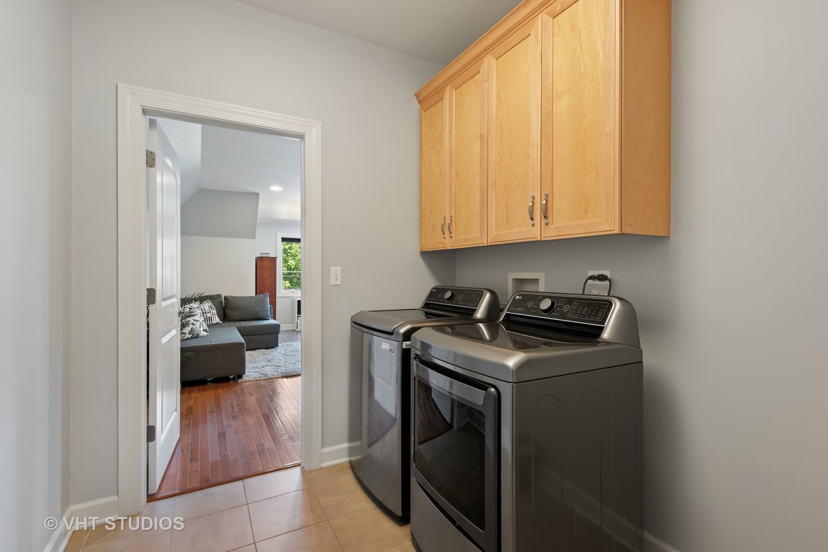 N210 Silverleaf Boulevard Wheaton, IL 60187 - Photo 33 of 48 a utility room with washer and dryer