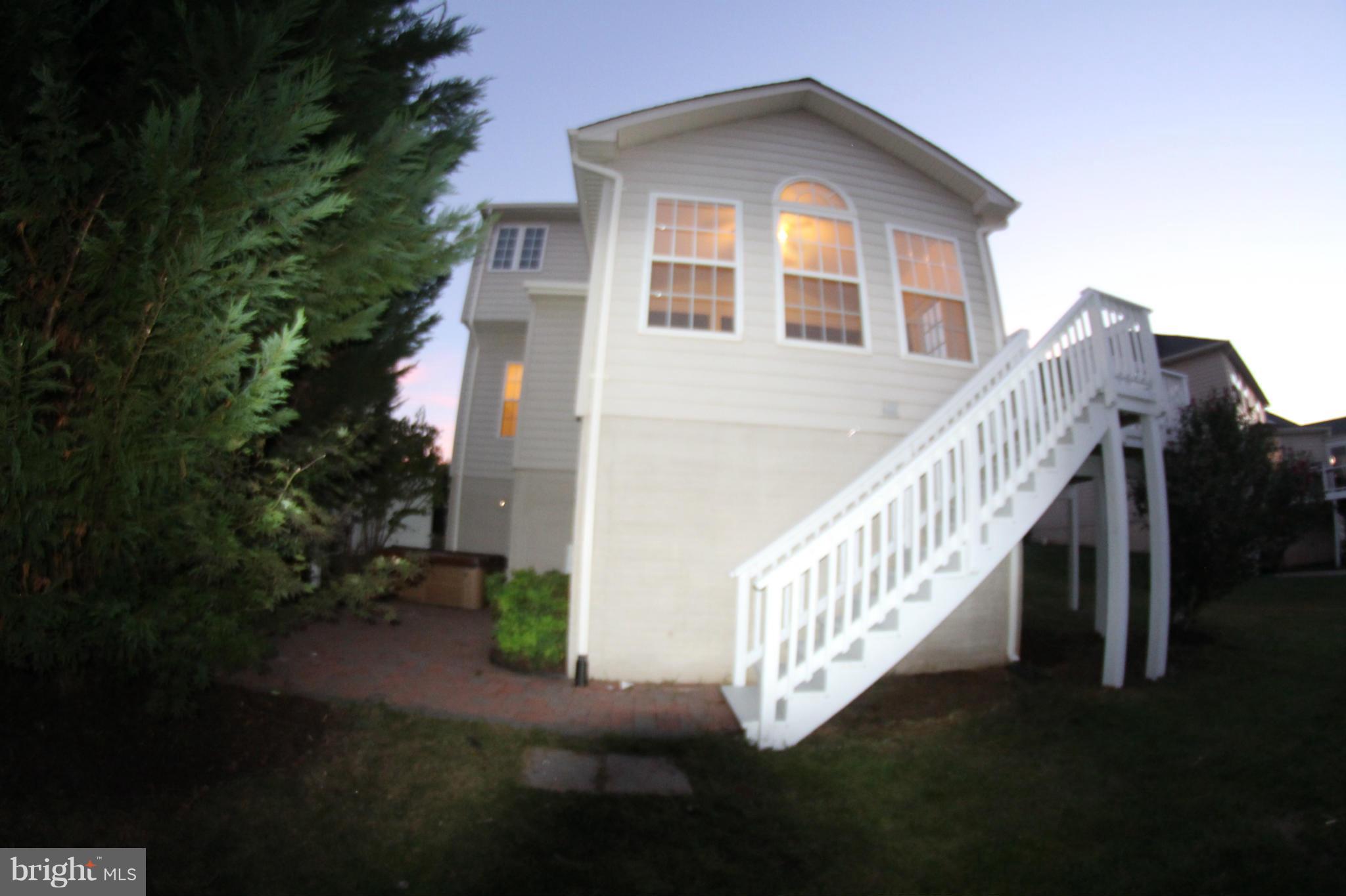 6829 Rathbone Place Gainesville, VA 20155 - Photo 2 of 30 Exterior (Rear)