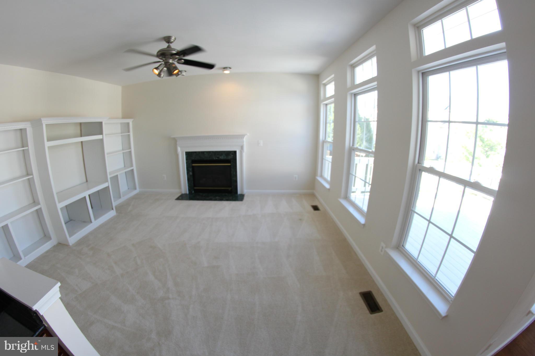 6829 Rathbone Place Gainesville, VA 20155 - Photo 12 of 30 Family Room