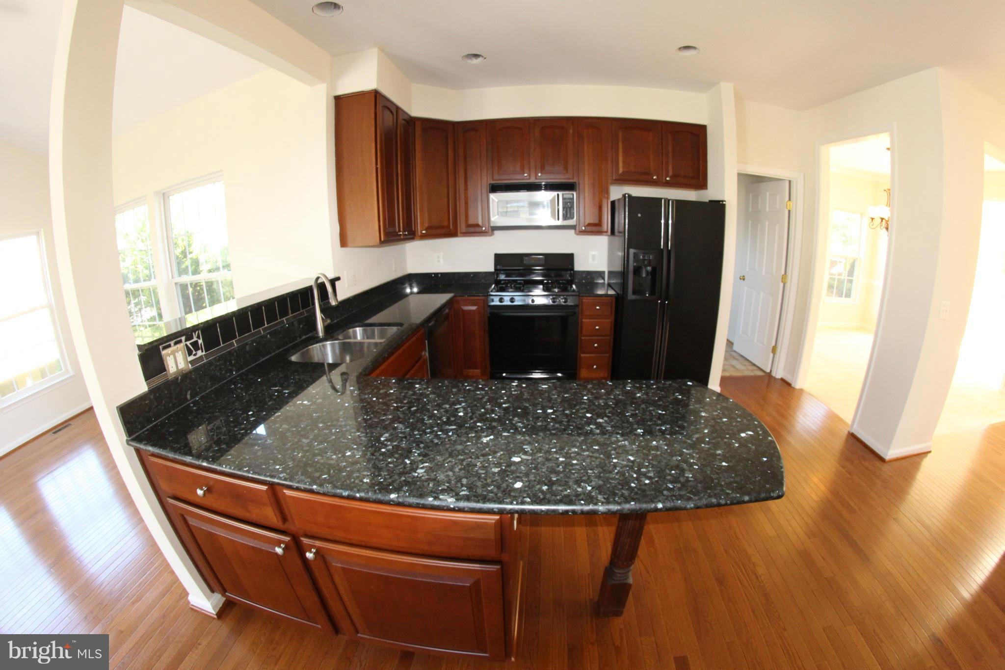 6829 Rathbone Place Gainesville, VA 20155 - Photo 13 of 30 Kitchen